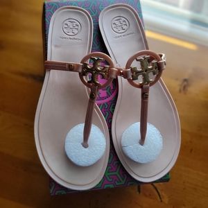 NWT. Tory Burch Mini Miller. Rose Gold. Sz 6